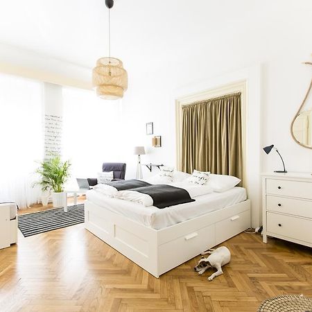 Friday Songs Appartement Praag Buitenkant foto