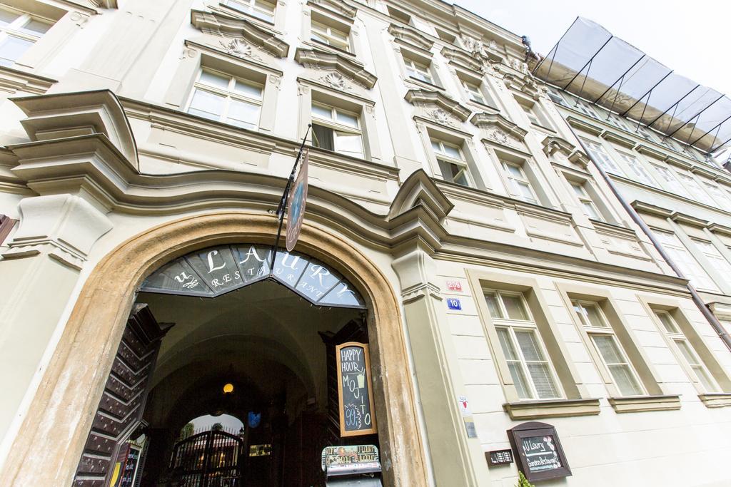 Friday Songs Appartement Praag Buitenkant foto