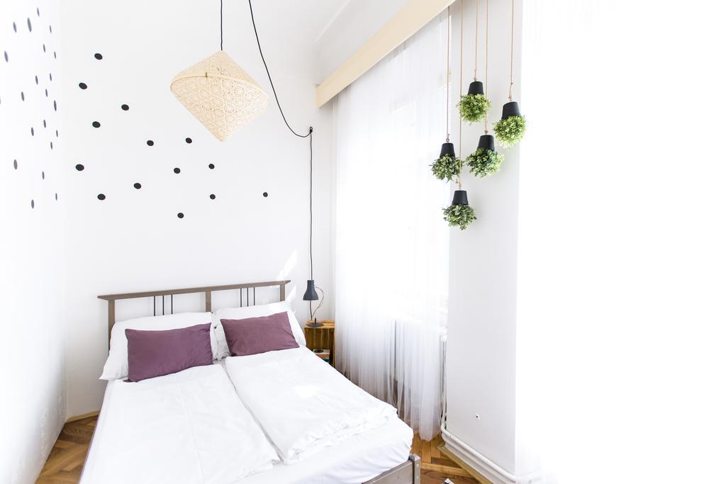 Friday Songs Appartement Praag Buitenkant foto