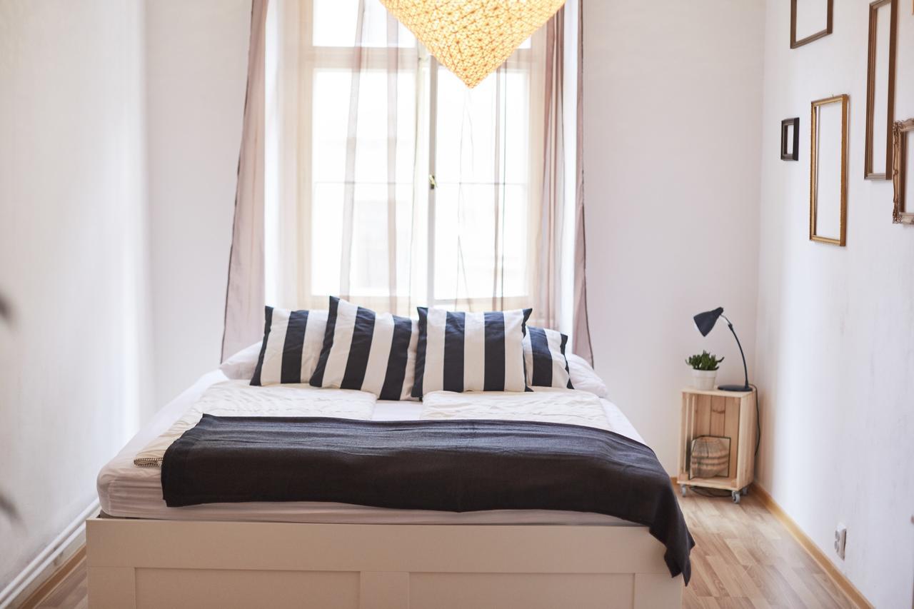 Friday Songs Appartement Praag Buitenkant foto