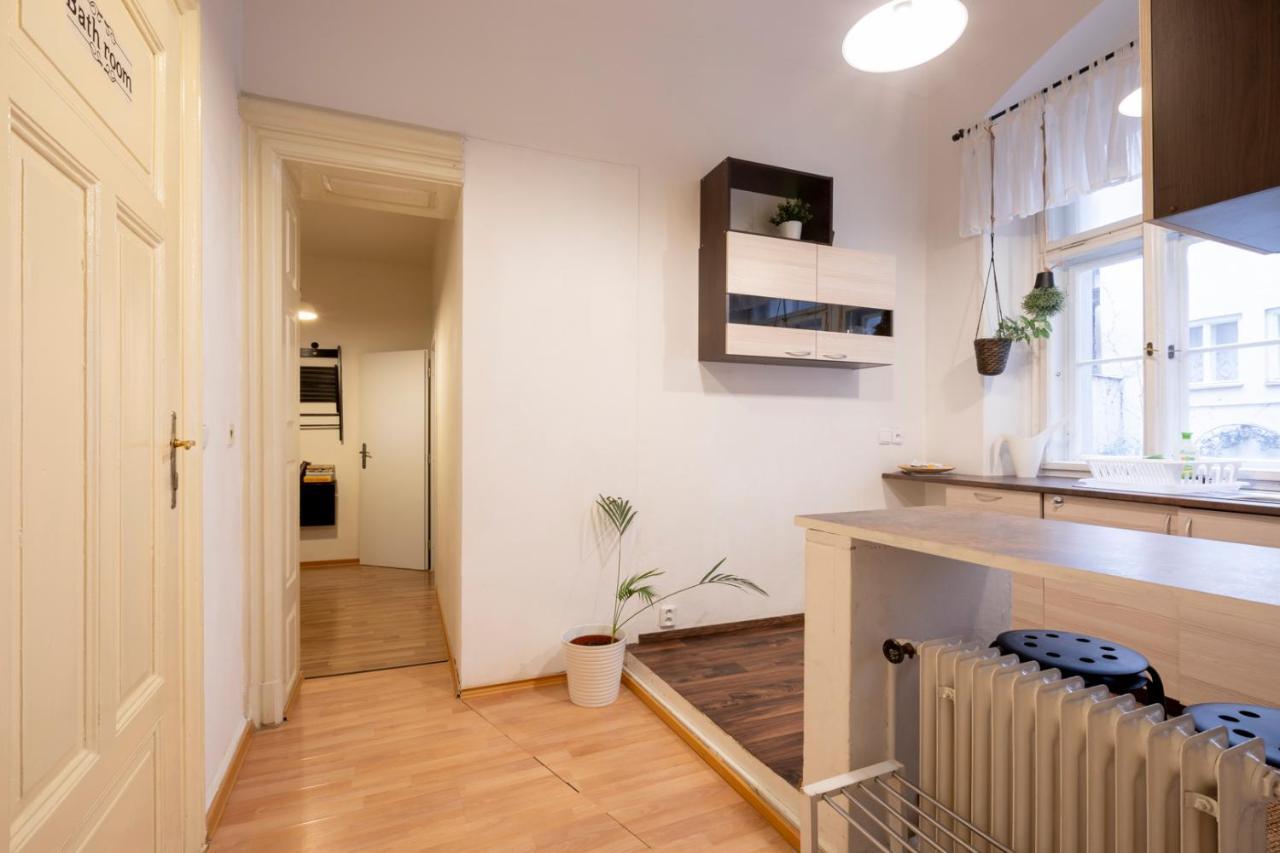 Friday Songs Appartement Praag Buitenkant foto